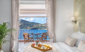 Niovi Seaview Apartments